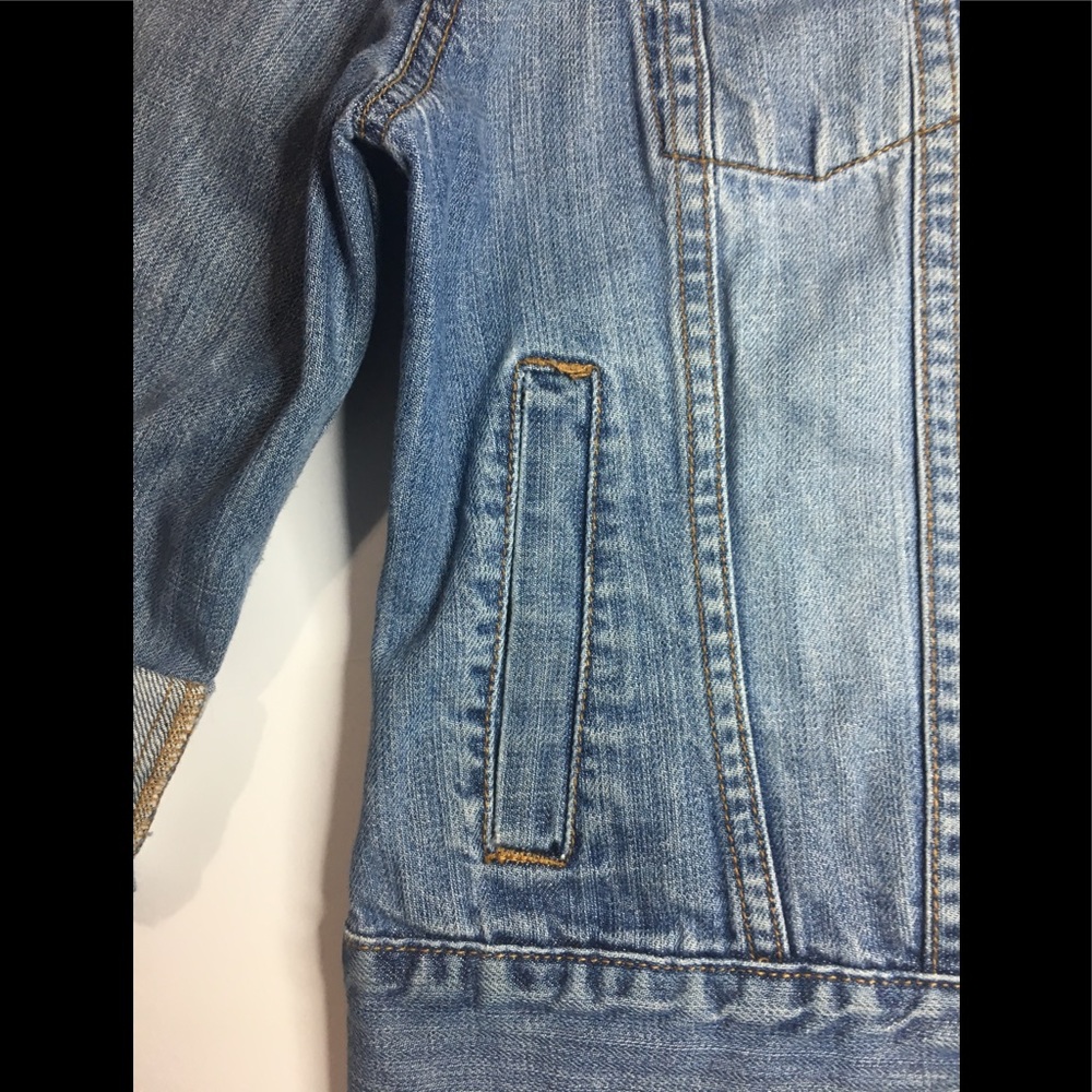 🔥FREE🔥Old Navy denim jean jacket medium - Picture 3 of 6
